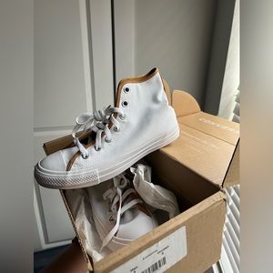 New converse women’s 8 men’s 6 size ….